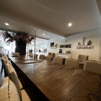 Defying Gravitea - a dining room with a large table and chairs - Desserts Near Me - Pequannock Township, New Jersey Defying Gravitea - a dining room with a large table and chairs - Desserts Near Me - Pequannock Township, New Jersey