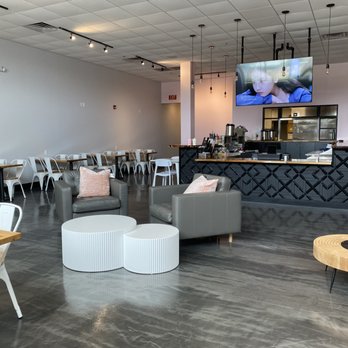 MIU Cafe - the interior of the restaurant - Vietnamese Near Me - Manchester, New Hampshire