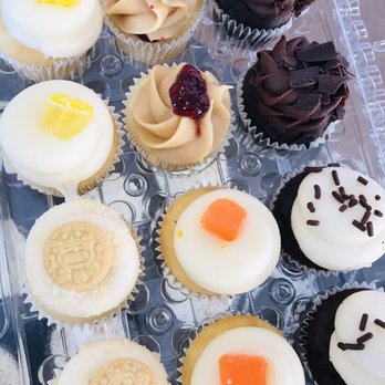 Miss Priss Cupcakes & Such - Bakeries Near Me - Long Beach, California