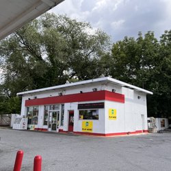 76 Gas Station