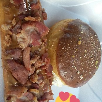 Mojo Donuts - Maple bar and pineapple express, picture via snapchat - Donuts Near Me - Pembroke Pines, Florida Mojo Donuts - Maple bar and pineapple express, picture via snapchat - Donuts Near Me - Pembroke Pines, Florida
