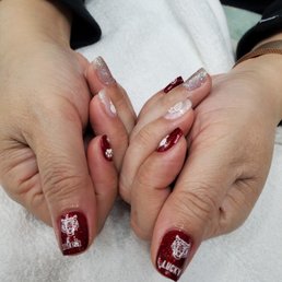 The salon is so clean. They're so nice and friendly. It's my favorite nail salon now. I am very recommended for this place