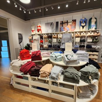 American Eagle - Men's Clothing Near Me - Dania Beach, Florida American Eagle - Men's Clothing Near Me - Dania Beach, Florida