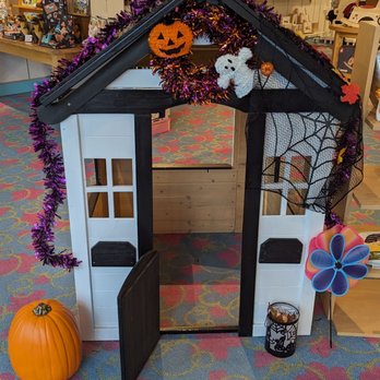 Valley Kids - Toy Stores Near Me - Canton, Connecticut