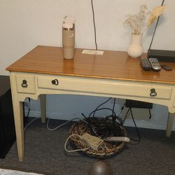 Springville Inn - Basket of old extension cords for the space heater. Oh, and that's a mini fridge on the floor.