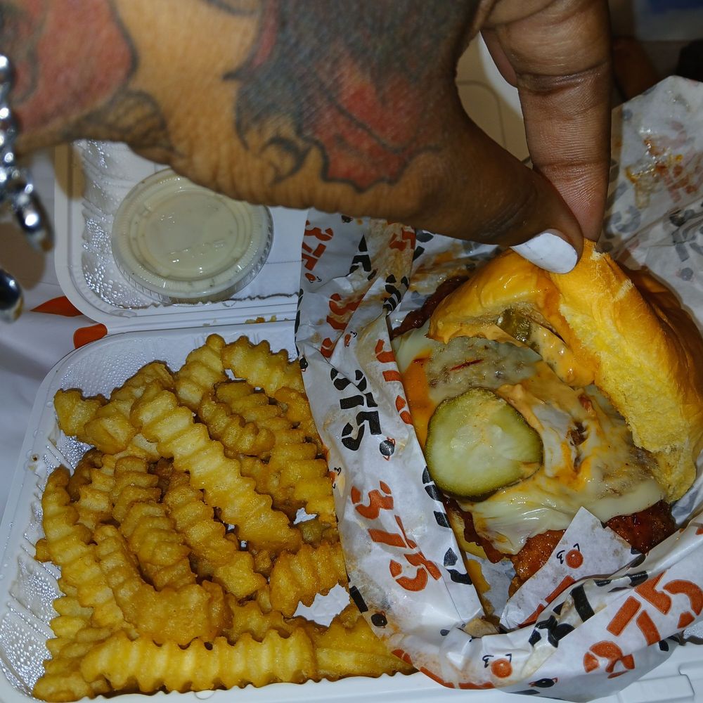 Food from 375 Chicken 'N Fries