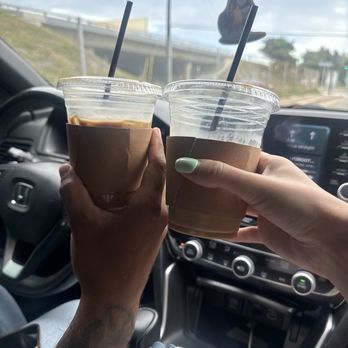 In-sīt Coffee - Iced honey lattes - Coffee & Tea Near Me - Costa Mesa, California