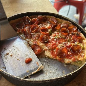 Lou Malnati's Pizzeria - Bars Near Me - Chicago, Illinois