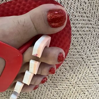 Grand Nails & Spa - Right foot sloppy - Nail Salons Near Me - Parlier, California