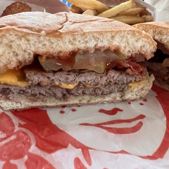 Wendy's - Sloppily put together, for sure - Fast Food Near Me - Gresham, Oregon