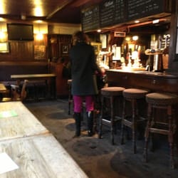 Prince Of Wales - Bar area