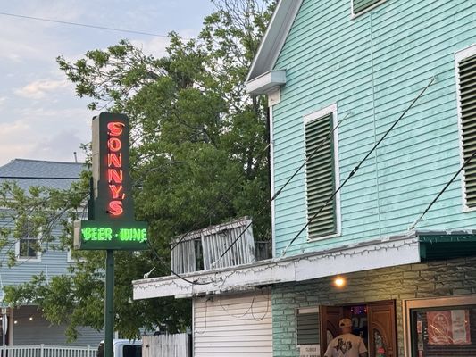 Sonny's Place by null