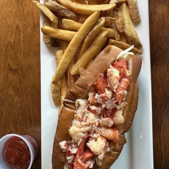 Geddy's - Geddy's Brown Butter Lobster Roll - Seafood Near Me - Bar Harbor, Maine Geddy's - Geddy's Brown Butter Lobster Roll - Seafood Near Me - Bar Harbor, Maine