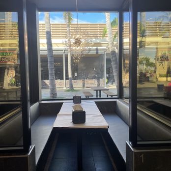Kickin Kajun - Look how CUTE the booths are!! AND it's enclosed for private convo - Cajun/Creole Near Me - Kapolei, Hawaii Kickin Kajun - Look how CUTE the booths are!! AND it's enclosed for private convo - Cajun/Creole Near Me - Kapolei, Hawaii