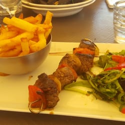 L'Egoïste - Plat de jour : beef skewer and frites