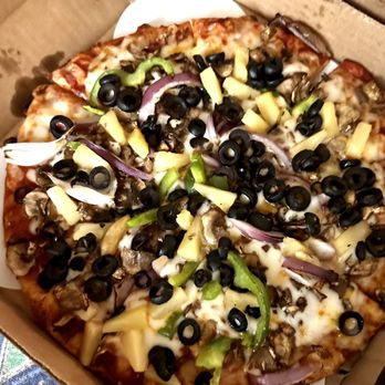 Abby's Legendary Pizza - Veggie pizza with thin crust - Pizza Near Me - Newport, Oregon