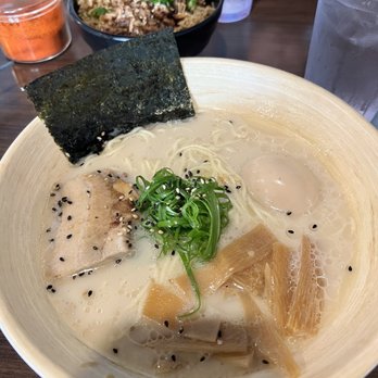 Noods Ramen Bar - Tonkotsu ramen and chashu fried rice - Ramen Near Me - Honolulu, Hawaii Noods Ramen Bar - Tonkotsu ramen and chashu fried rice - Ramen Near Me - Honolulu, Hawaii