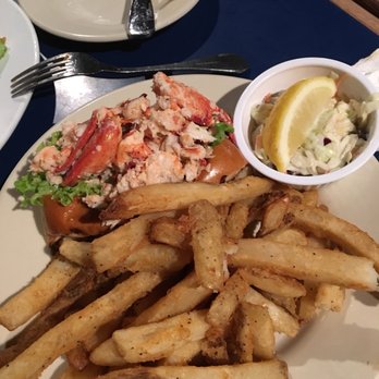 Boston Sail Loft - Lobster Lobster Salad Roll - Bars Near Me - Boston, Massachusetts
