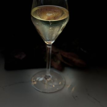 Fizz Champagne & Bubbles Bar - Louis Roederer, Brut Premier - Champagne Bars Near Me - Sacramento, California