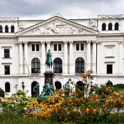 Rathaus Altona - Traumhaft schönes Bauwerk