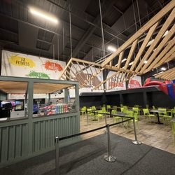 Jump Zone - Café and seating