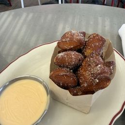 Soft Pretzels & Cheese Soft Pretzels & Cheese