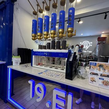 19 El - Interior - Bubble Tea Near Me - Brooklyn, New York