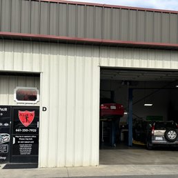 Exterior photo of Platinum Auto Repair - Canyon Cntry, California Exterior photo of Platinum Auto Repair - Canyon Cntry, California