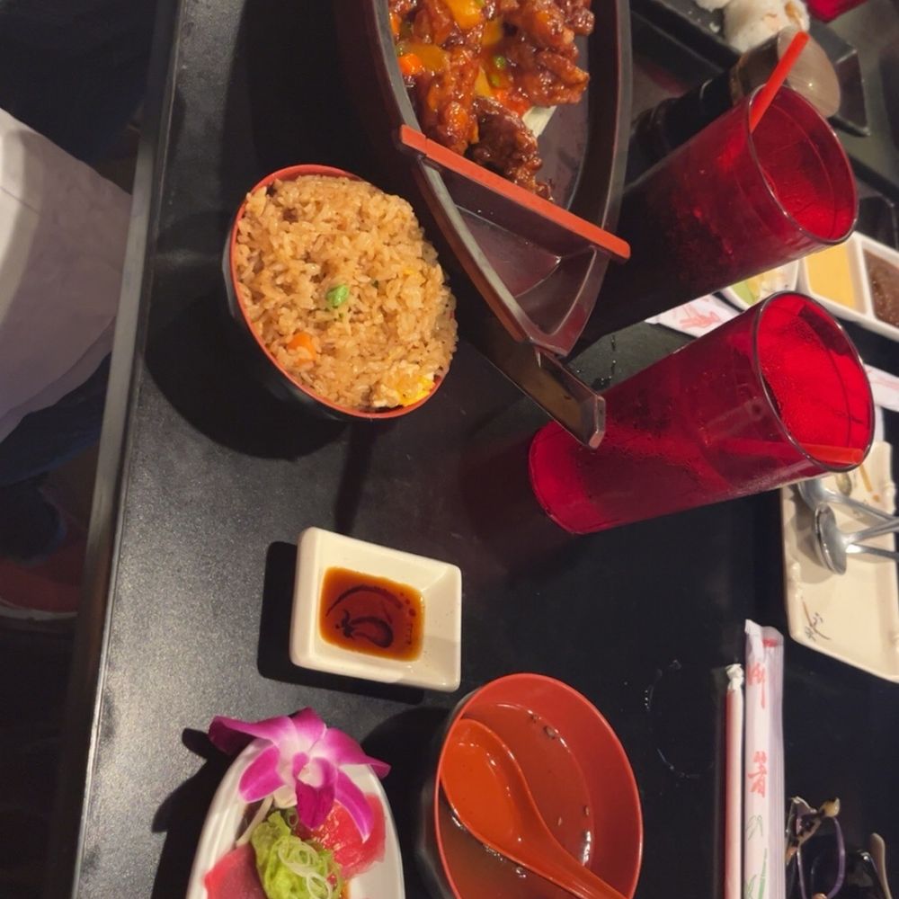 Sweet & Sour Chicken, tuna guacamole