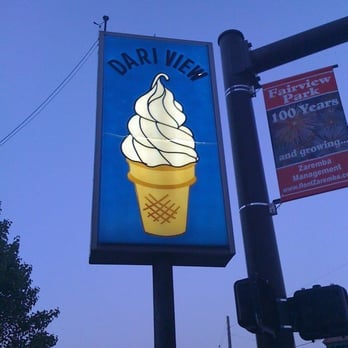 Dariview - an ice cream cone sign - Ice Cream & Frozen Yogurt Near Me - Fairview Park, Ohio