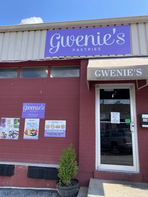 Gwenie's Pastries by null