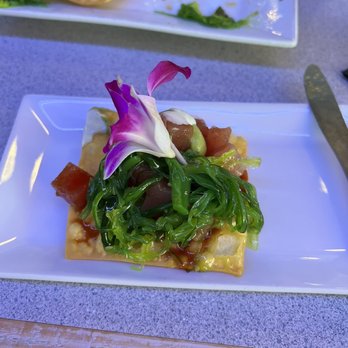 Fishbones Raw Bar And Restaurant - Poke nacho - Seafood Near Me - Duck, North Carolina