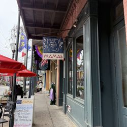 Mama's On Dauphin - Curb appeal