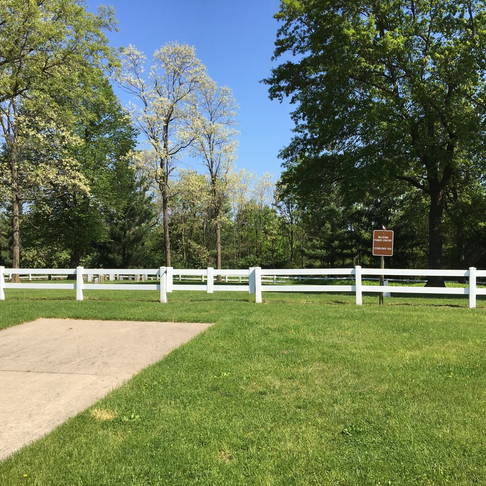 East Lake Park - A prairie cemetery on the path - Parks Near Me - Mount Pleasant, Iowa East Lake Park - A prairie cemetery on the path - Parks Near Me - Mount Pleasant, Iowa