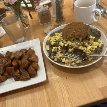 Bleu Door Bakery - Vegan Biscuits & Gravy, vegan sausage,, I believe made with oats.  Tofu scramble , home potatoes - Bakeries Near Me - Vancouver, Washington