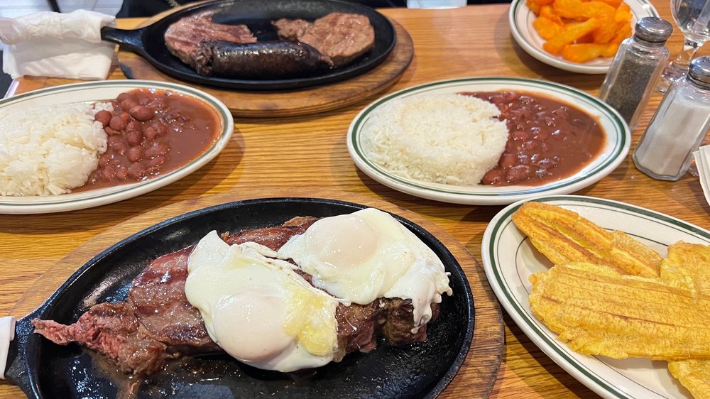 La Boina Roja Steak House