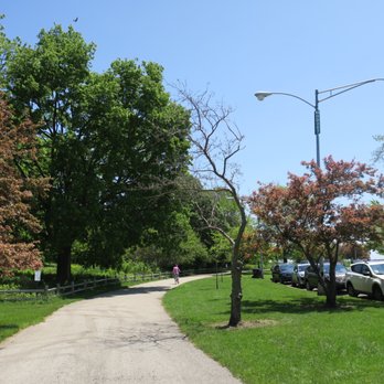 Montrose Point Bird Sanctuary - Free street parking visible here on West Montrose Harbor Drive near the sanctuary entrance. - Hiking Near Me - Chicago, Illinois Montrose Point Bird Sanctuary - Free street parking visible here on West Montrose Harbor Drive near the sanctuary entrance. - Hiking Near Me - Chicago, Illinois