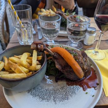 Le Poulbot - Duck confit - French Near Me - Paris, 75 Le Poulbot - Duck confit - French Near Me - Paris, 75