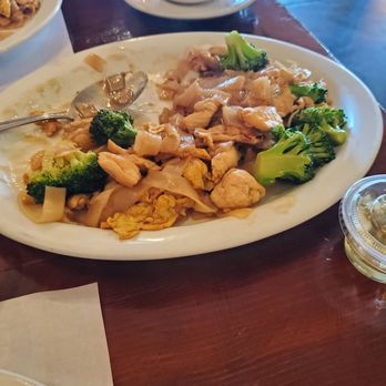 Saysetha Thai Cuisine - Pad See Ew with chicken. - Thai Near Me - Oakland, California Saysetha Thai Cuisine - Pad See Ew with chicken. - Thai Near Me - Oakland, California