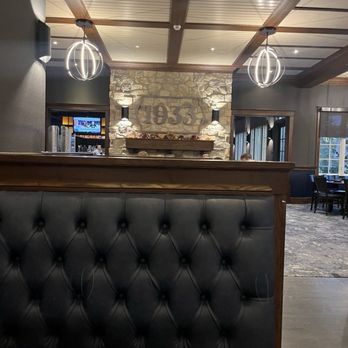 1933 Restaurant & Tavern - Dining with cheap chandeliers - American Near Me - Hershey, Pennsylvania 1933 Restaurant & Tavern - Dining with cheap chandeliers - American Near Me - Hershey, Pennsylvania