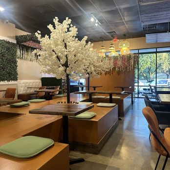 Malai Thai Street Eats - Main dining area - Thai Near Me - Houston, Texas