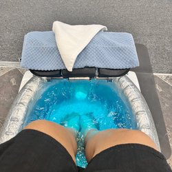 Luxury Nails - New chairs