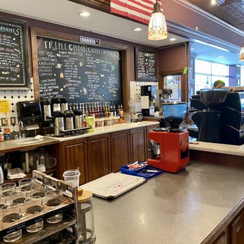 Triple Moon Coffee - Spotless - organized - well stocked - supported by a terrific staff - Coffee & Tea Near Me - Middletown, Ohio