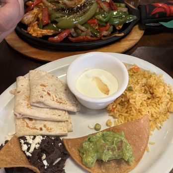 Las Bugambilias - Fajitas Pollo (Chicken) - Mexican Near Me - Philadelphia, Pennsylvania Las Bugambilias - Fajitas Pollo (Chicken) - Mexican Near Me - Philadelphia, Pennsylvania