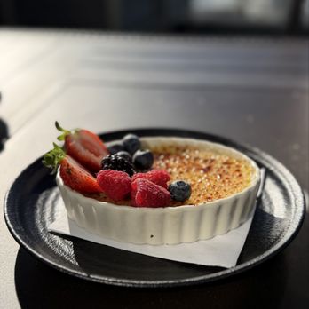 Sea Level Restaurant & Lounge - Crème Brûlée - New American Near Me - Redondo Beach, California Sea Level Restaurant & Lounge - Crème Brûlée - New American Near Me - Redondo Beach, California