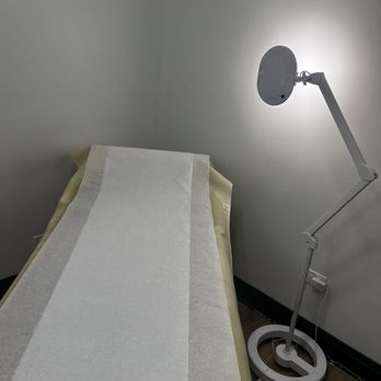 The Wax & Skin Lounge - Wax bed - Skin Care Near Me - Chicago, Illinois The Wax & Skin Lounge - Wax bed - Skin Care Near Me - Chicago, Illinois