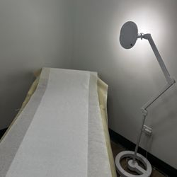 The Wax & Skin Lounge - Wax bed