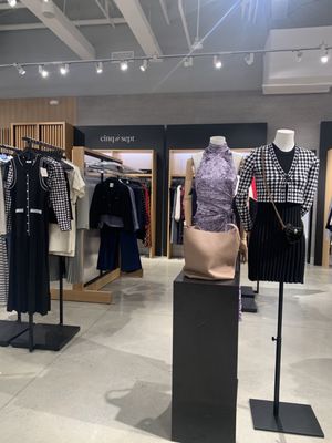 Bloomie's by Bloomingdale's by null