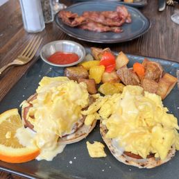 a plate of breakfast food a plate of breakfast food