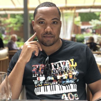 Maison Boulud - This is obviously a handsome guy enjoying brunch in that courtyard at the Ritz Montreal - French Near Me - Montreal, Quebec Maison Boulud - This is obviously a handsome guy enjoying brunch in that courtyard at the Ritz Montreal - French Near Me - Montreal, Quebec